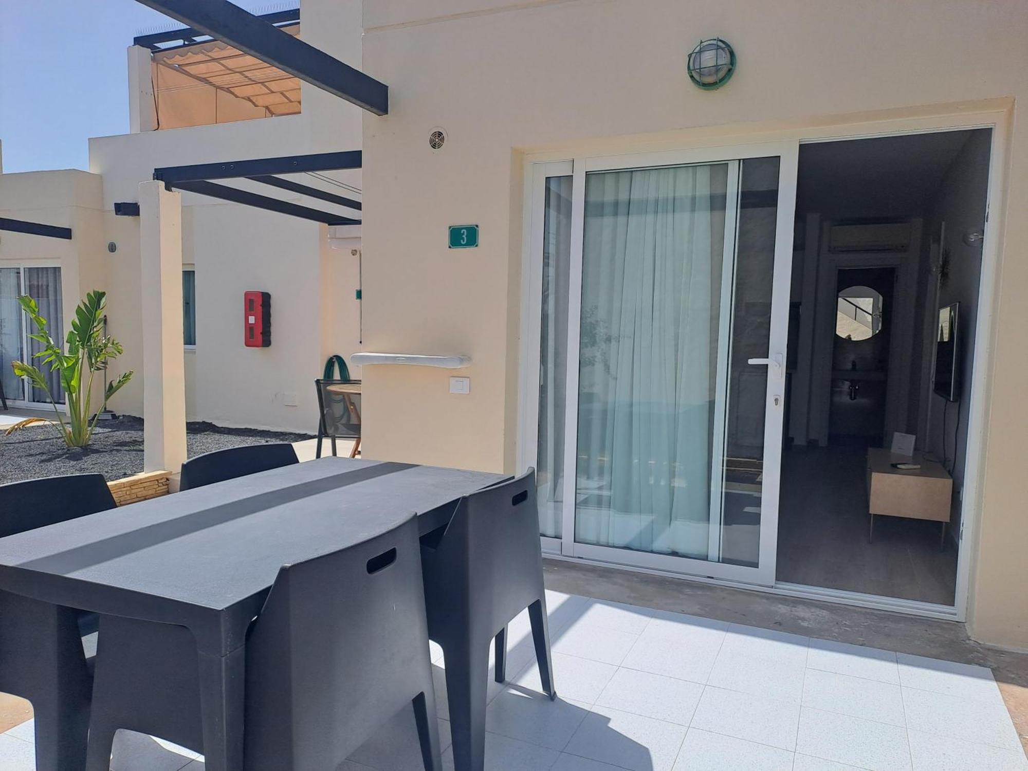 Homeforguest Apartamento 15 Con Terraza Y Piscina En Corralejo Kültér fotó